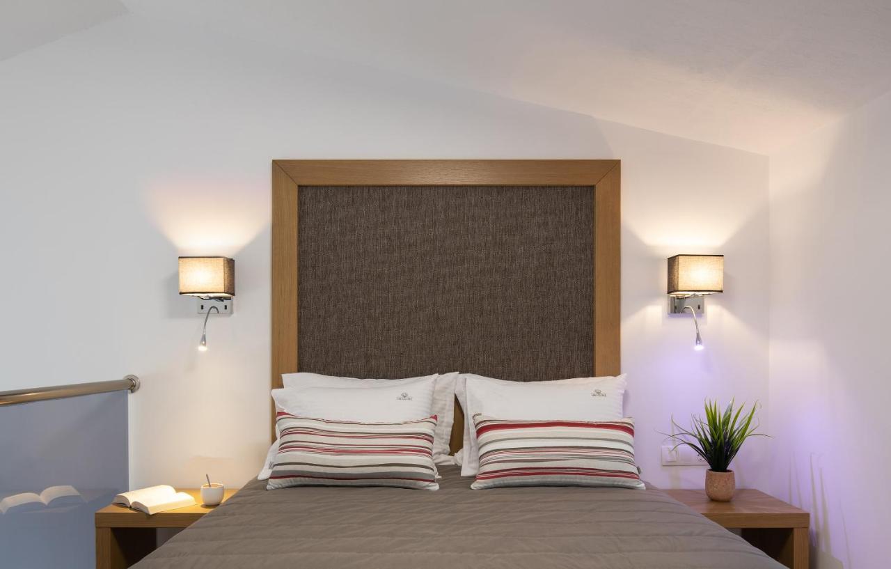 Imagine Luxury Suites Nikiti  Esterno foto