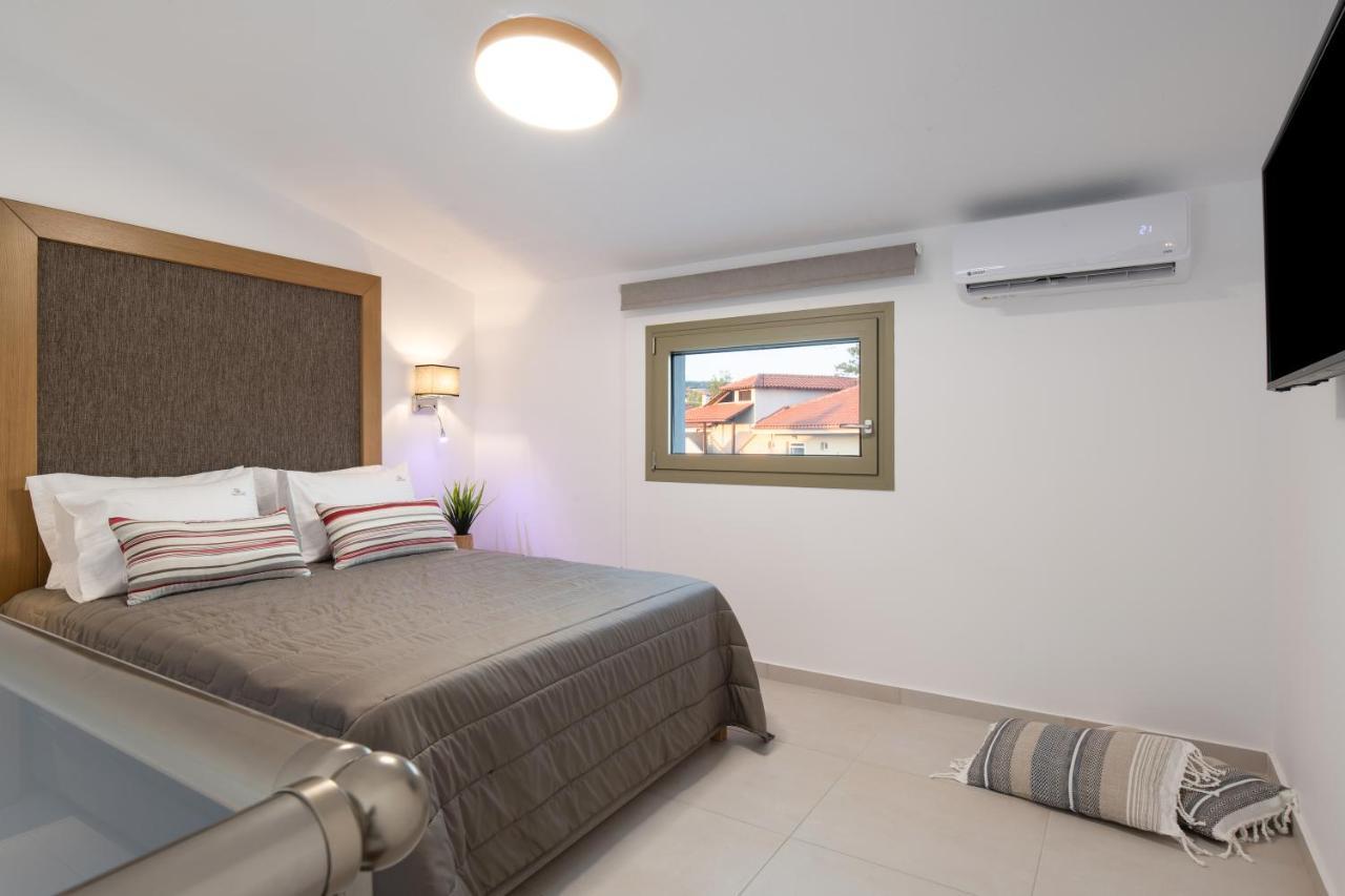 Imagine Luxury Suites Nikiti  Esterno foto